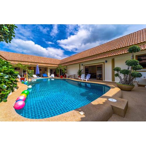 Siam Court Hotel and Resort