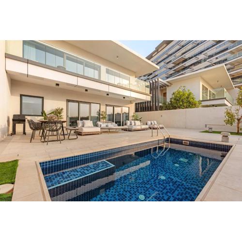 Silkhaus Beach House & Private Pool with 3BR & Maid Room