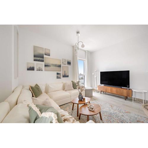 Silkhaus Canal view 3BDR with Maid Room Near Ferrari World