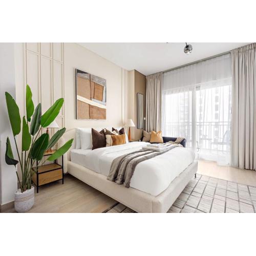 SIlkhaus Canalside Studio in Water's Edge Tower