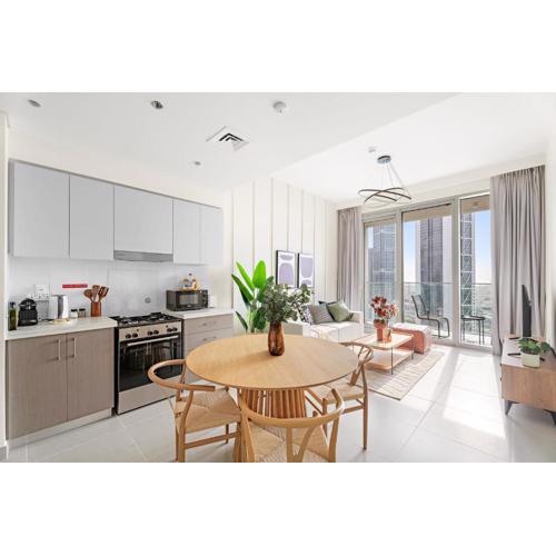 Silkhaus Chic 1 BDR In a New Tower In Downtown