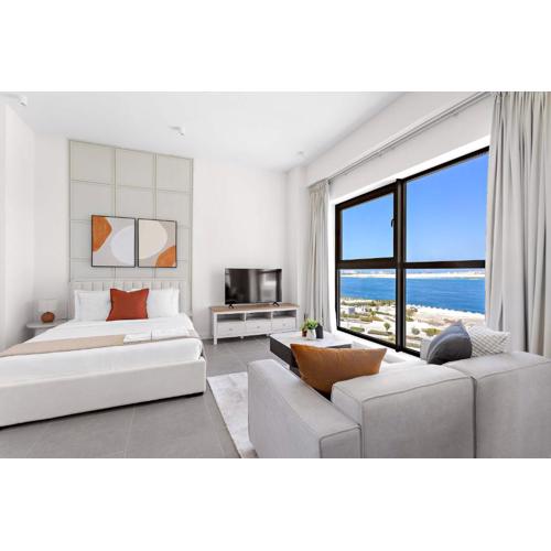 Silkhaus Chic Studio in Pixel Tower with Private Beach