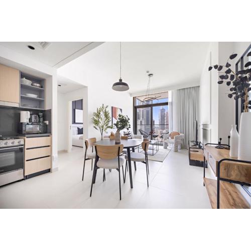 Silkhaus Comfy 1BR by Burj Khalifa with Balcony