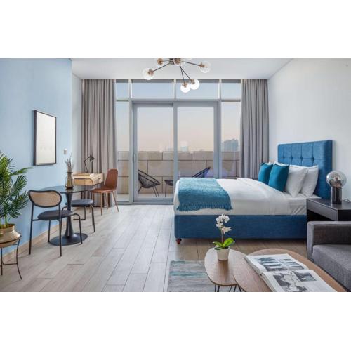 Silkhaus large modern studio with Burj Khalifa view