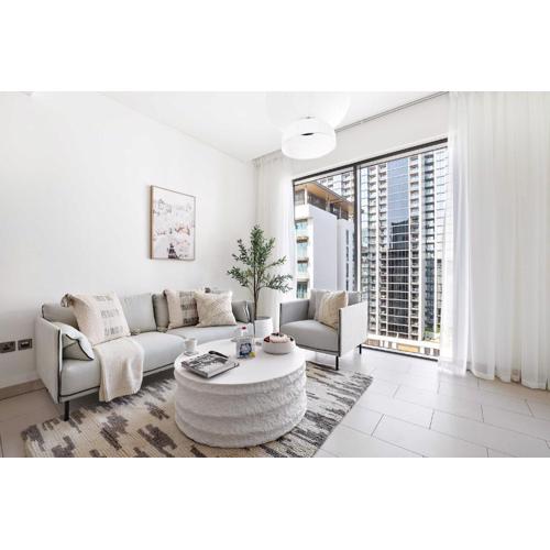 Silkhaus Luxurious 1 BDR High end Neighborhood