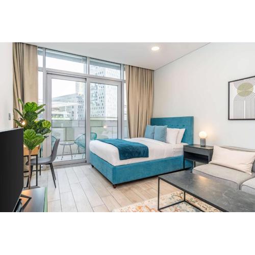 Silkhaus newly furnished studio facing DIFC with pool and gym access