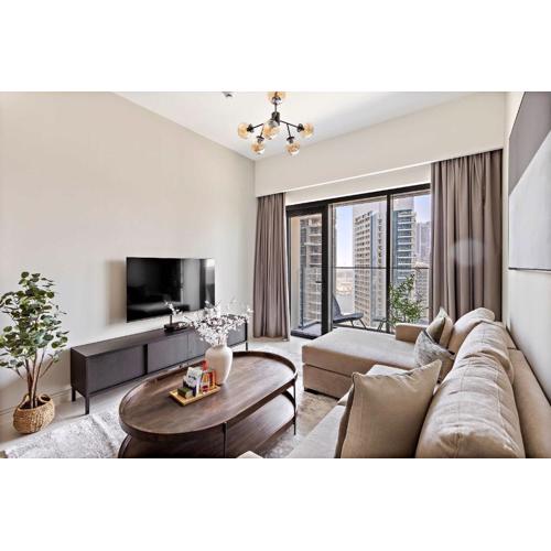 Silkhaus sophisticated 1BDR in Downtown premium tower