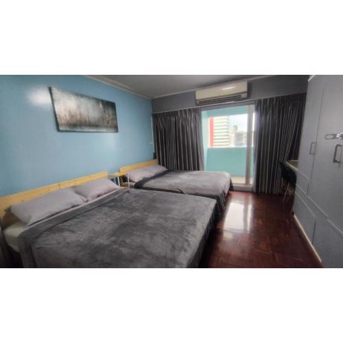 Silom room 40 sqm with 2 Queen beds for 4 persons