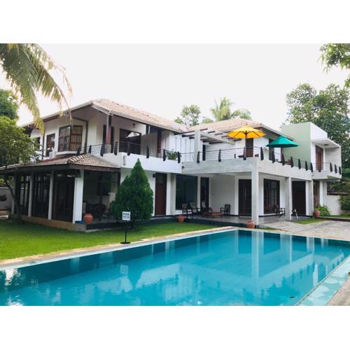 Siluni's Villa