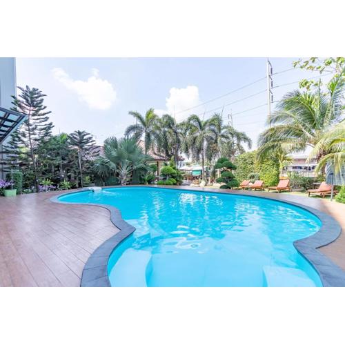 Silver Gold Garden, Suvarnabhumi Airport