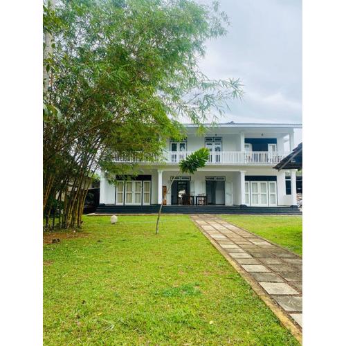 Silver Lake Villa & Boat Safari