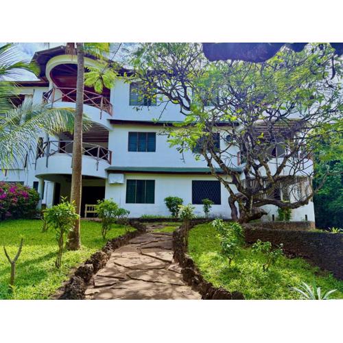 Silver Residence Apartments by MOKAWA