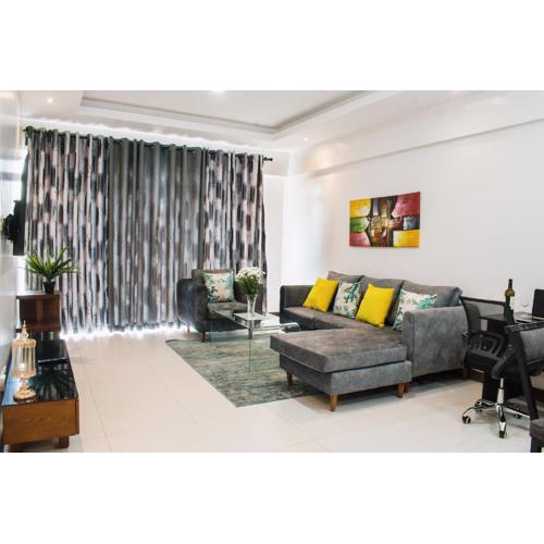 SILVERSTONE APARTMENTS -Modern Living 1 BR NEAR YAYA - GYM&POOL