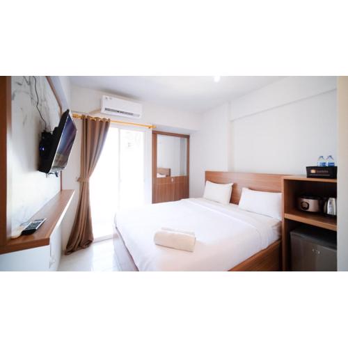 Simple and Comfortable Studio Apartment at Suncity Residence By Travelio