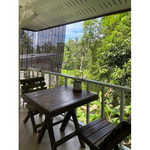 Simple Cozy House Coconut Lane