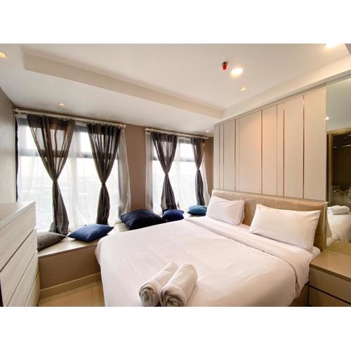 Simply and Comfortable 2BR Pollux Chadstone Apartment By Travelio