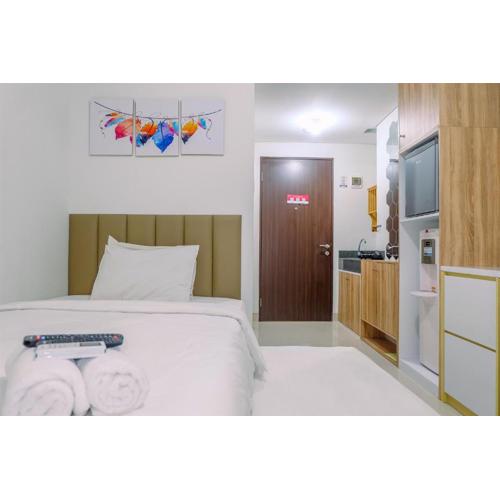 Simply and Homey Studio Transpark Cibubur Apartment By Travelio