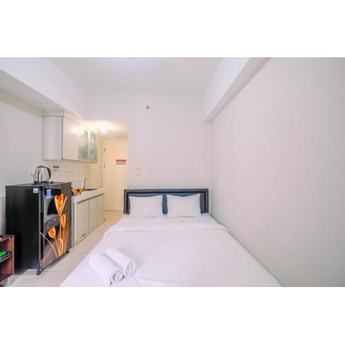 Simply Good Studio Room at Springlake Summarecon Apartment By Travelio
