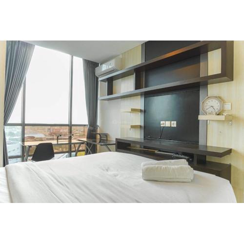 Simply Look and Cozy 1BR GP Plaza Apartment By Travelio