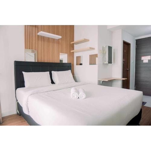 Simply Look Studio at Amazana Serpong Apartment By Travelio