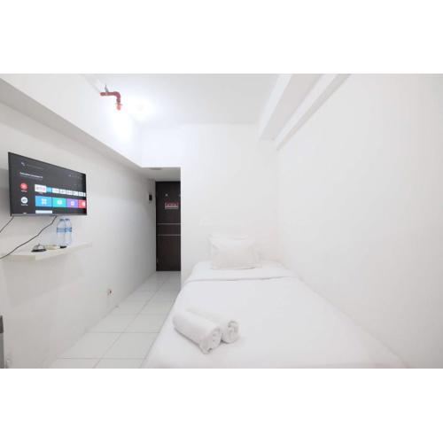 Simply Look Studio at Mont Blanc Bekasi Apartment By Travelio