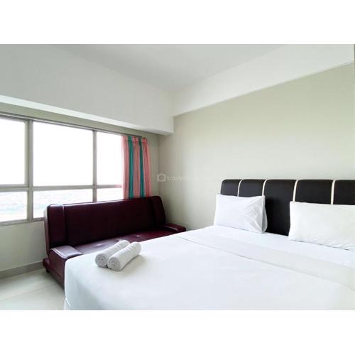 Simply Look Studio at Springlake Summarecon Bekasi Apartment By Travelio