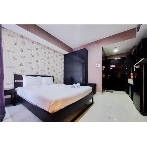 Simply Look Studio Room at 11st Floor Paramount Skyline Apartment By Travelio