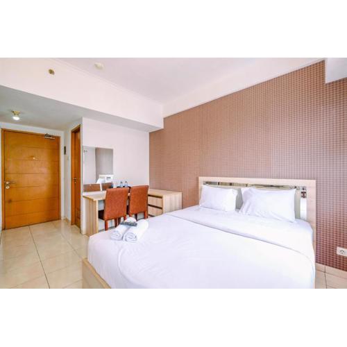 Simply Look Studio Room at Margonda Residence 2 Apartment By Travelio