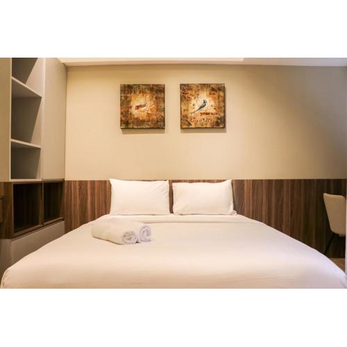 Simply Look Studio Room Gateway Park LRT City Jatibening Apartment By Travelio