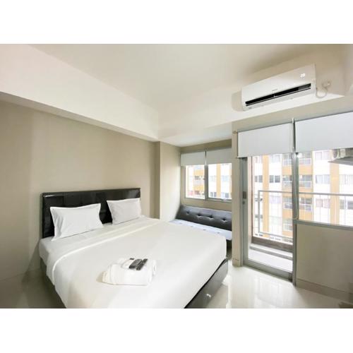 Simply Studio Room Gateway Park LRT City Jatibening Apartment By Travelio
