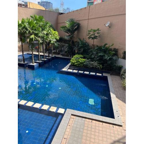 Singapore Theme Sunshine 100 Tower 3 Pioneer Mandaluyong Free Pool Gym Internet Netflix