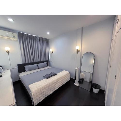 Single house 4BR parking and kitchen in Sukhumvit49-1