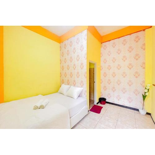 Sion Homestay Mitra RedDoorz near Terminal Kertajaya Mojokerto