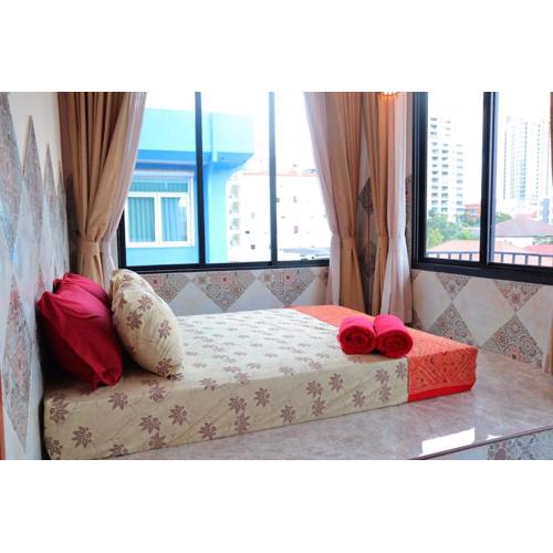 SKY 18 - 99 feet in the sky