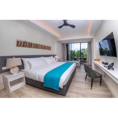 Sky Beach Maldives - Dhiffushi