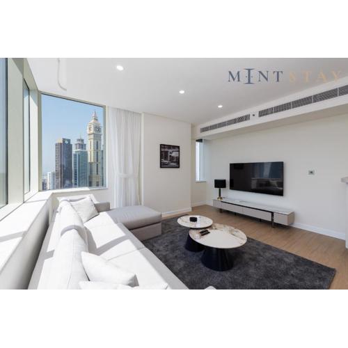 Sky Gardens, Park Avenue, DIFC - Mint Stay