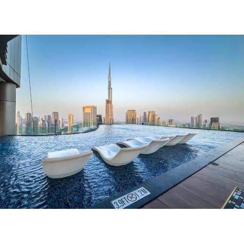 Sky Pool Gem with Iconic Burj Khalifa Views 3Br apartment in Paramount Hotel Midtown