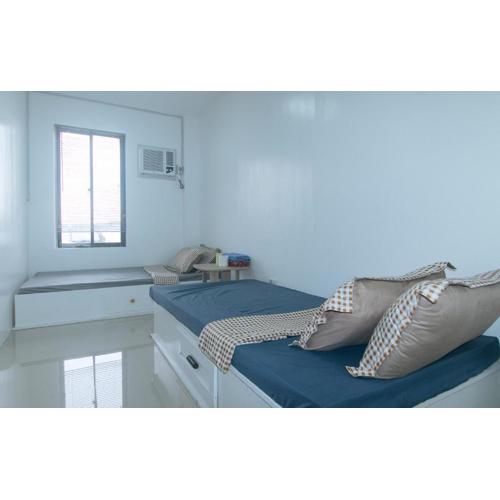 Skybox Pension House by RedDoorz