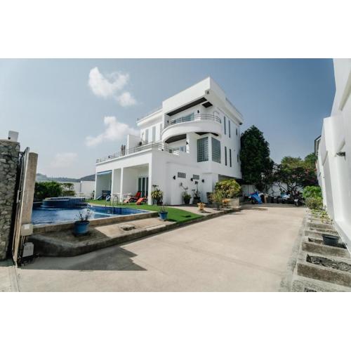 Skyfall Pool Villa in Rawai