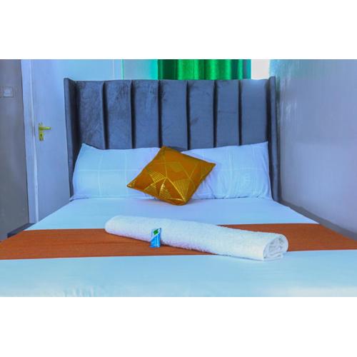 SkyHomes - Fully furnished studio apartment near JKIA Airport, Downtown Nairobi, SGR Terminus