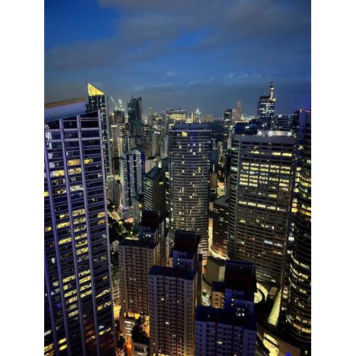 Skyline Escape Makati - Penthouse