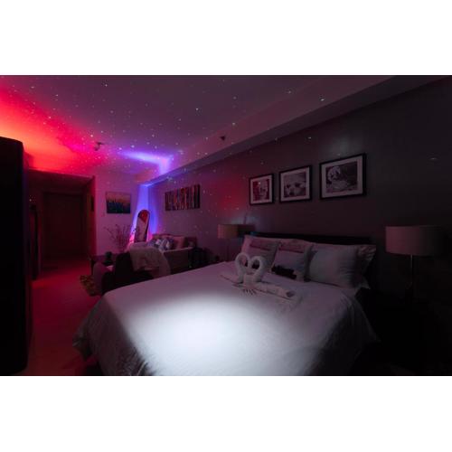 Skyline Escape with Netflix, Books and Games