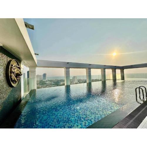 Skyline Stay - Empire Tower