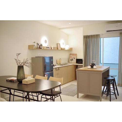 Slaap36 5BR Home with Parking, Walk to BTS Ari