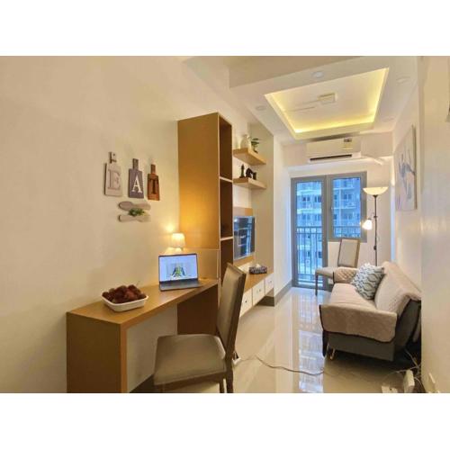 Sleek 1 BR APT at FAME Residences with Balcony