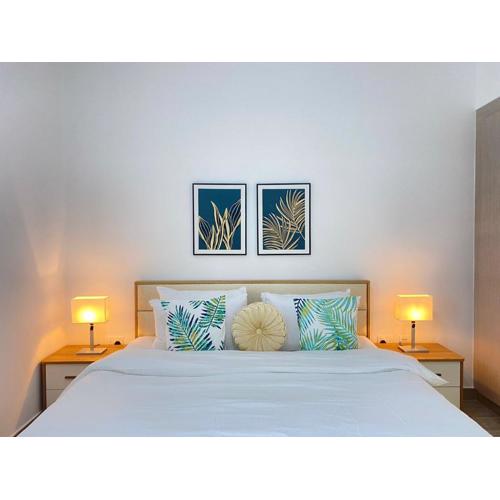 Sleek Stays - 1BR with balcony at Yas Island near Sea World,Etihad Arena