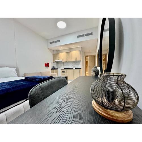 Sleep 3 Walk to ADCB metro