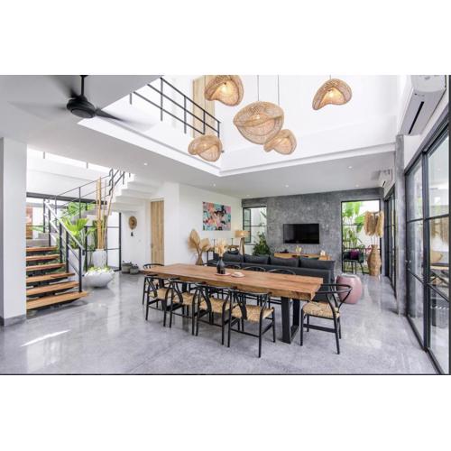 Sleeps 20 people close to Finns Beach Club & Atlas