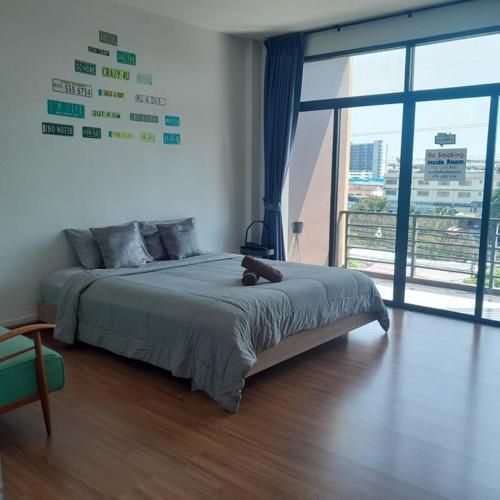 SLEEPY-Homey Don Mueang Airport Hostel