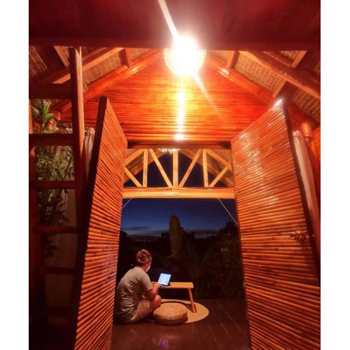 SMALL CABIN IN THE SOUTH